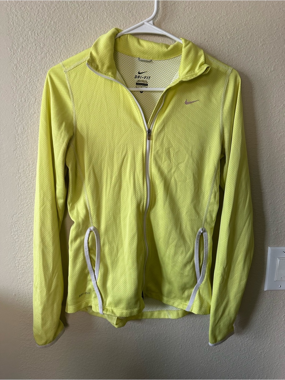 Nike Women's Neon Yellow Dri-FIT Full-Zip Training Jacket size S/ NWOT 1413